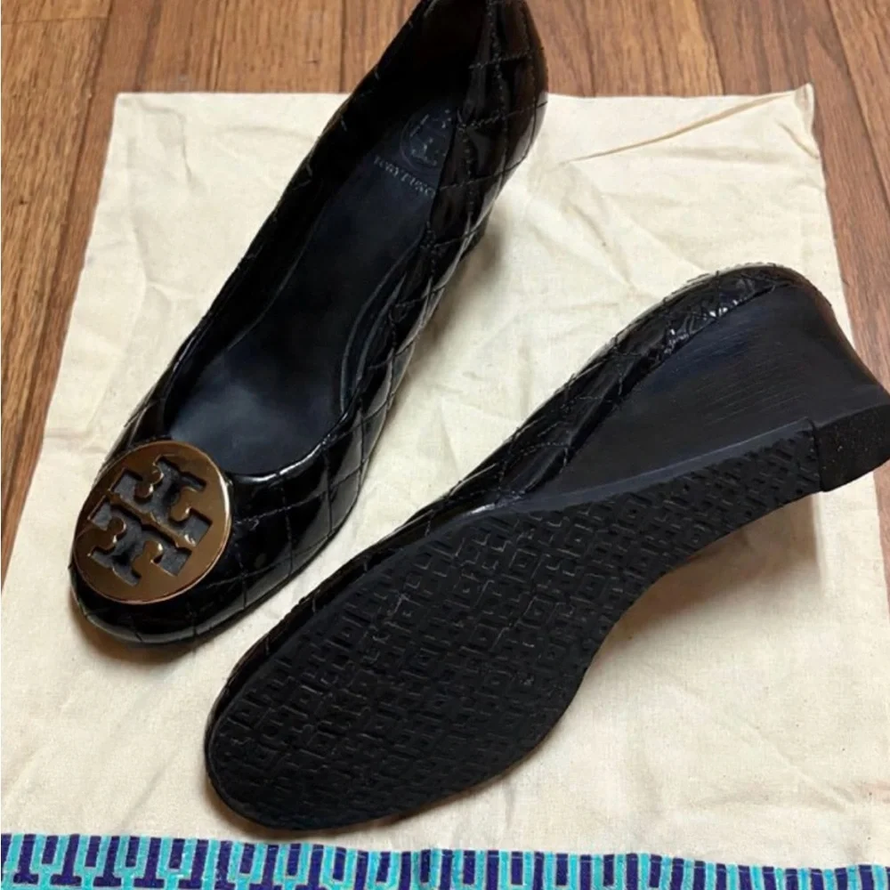 Tory Burch Black Patent Leather Flats with Gold Logo Medallion